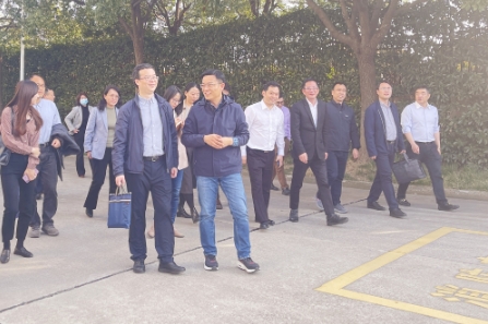 國家藥監(jiān)局調(diào)研組到吳中醫(yī)藥蘇州制藥廠進(jìn)行走訪調(diào)研